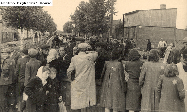 Foto einer Deportation aus dem Ghetto Litzmannstadt Foto einer Deportation aus dem Ghetto Litzmannstadt