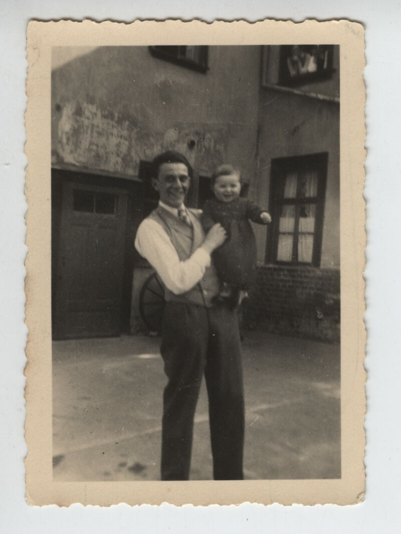 Ingeburg und ihr Vater, 1933