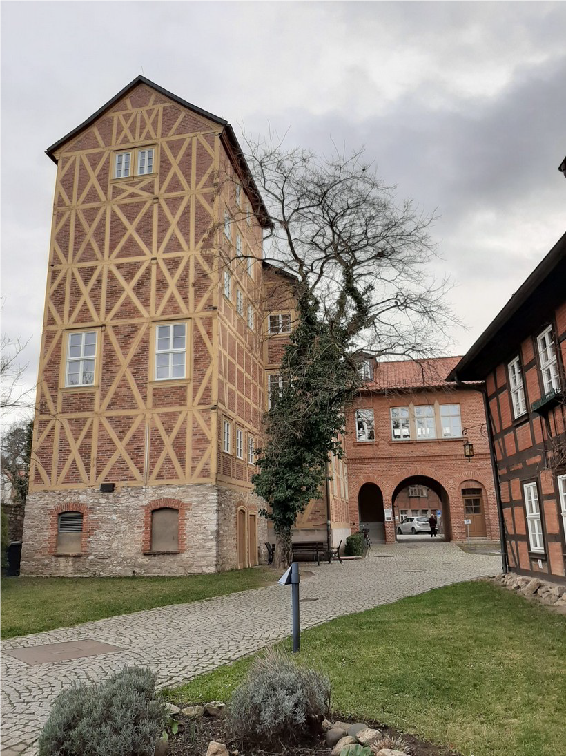 Damals verbrachte Wolfgang einige Zeit in der Neinstedter Anstalt. Heute hat die Evangelische Stiftung Neinstedt hier ihren Sitz. Damals verbrachte Wolfgang einige Zeit in der Neinstedter Anstalt. Heute hat die Evangelische Stiftung Neinstedt hier ihren Sitz.