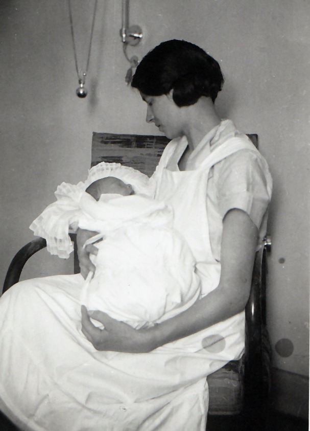 Foto von Pavel und seinem Kindermädchen. Foto von Pavel und seinem Kindermädchen.