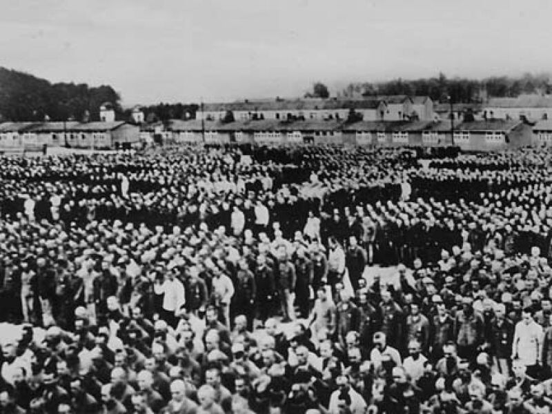 Foto eines Häftlingsappells 1944 im KZ Buchenwald