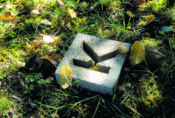 Aufnahme des Alphabet-Gartens der Gedenkstätte Grafeneck