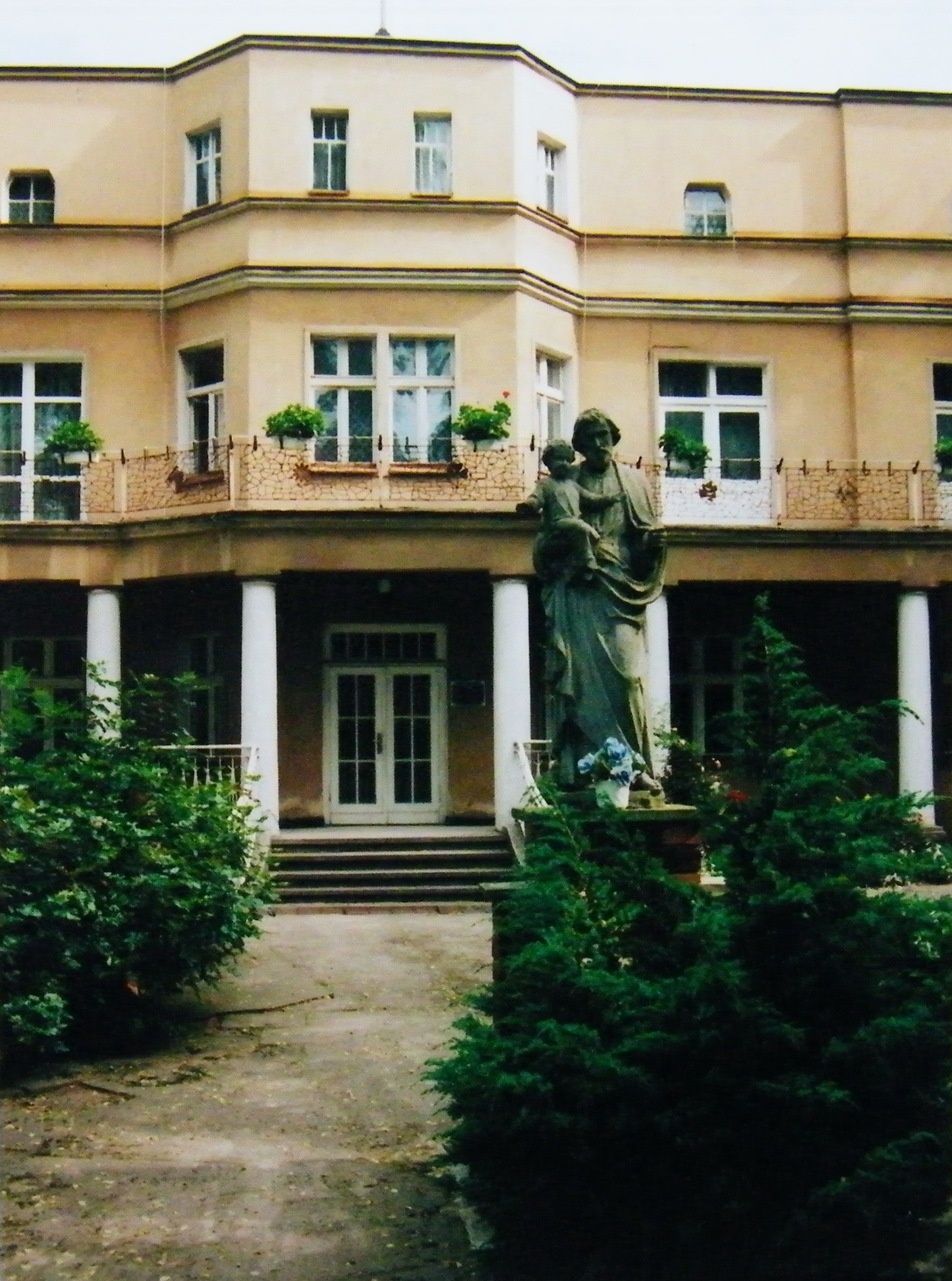 Foto des Kinderheims in Puschkau