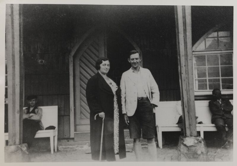 Leonies Mutter Beate Kranz mit ihrem Ehemann Theo Kranz, 1941