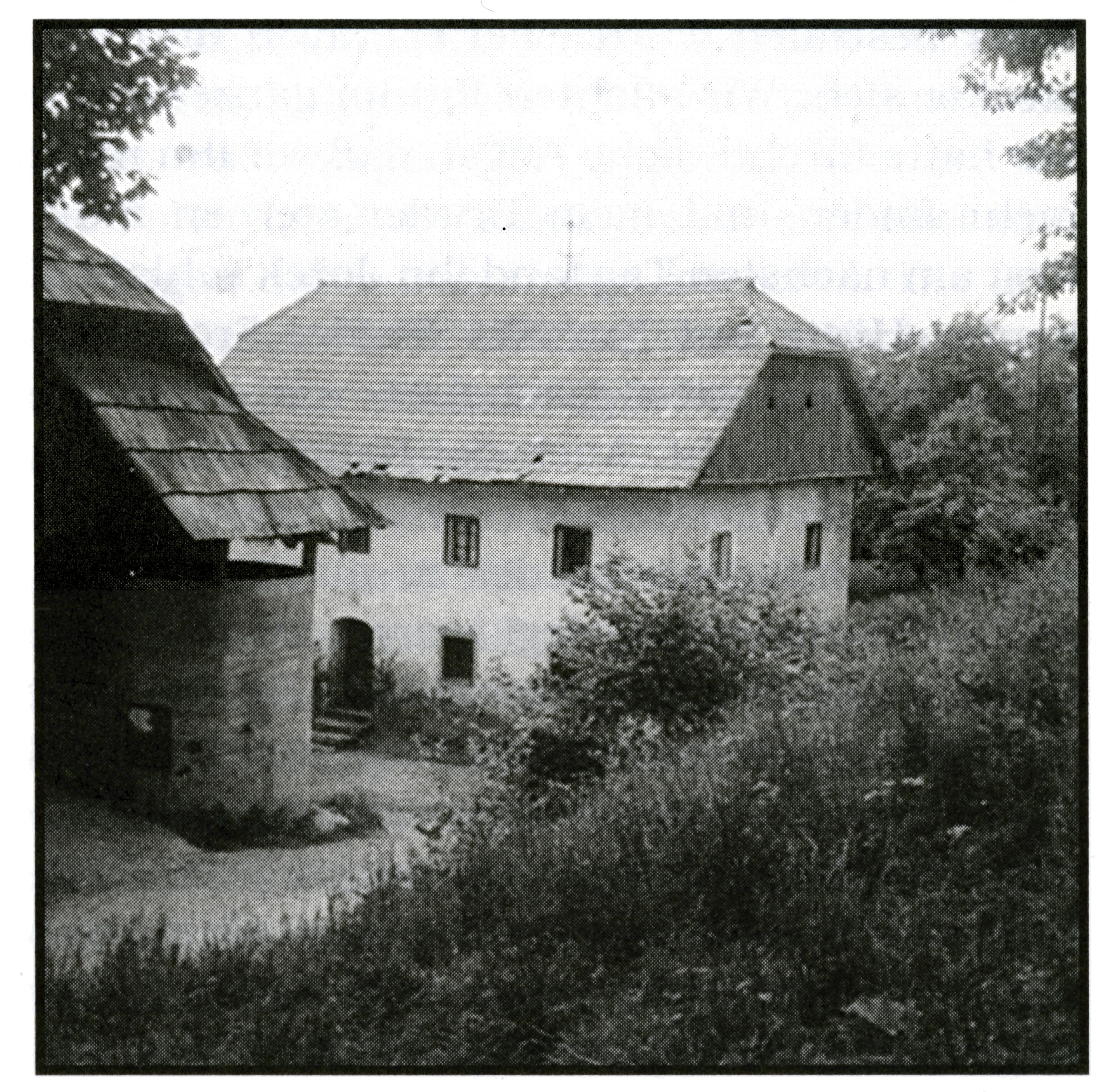 Foto von Andrejs Wohnhaus kurz vor dem Abriss