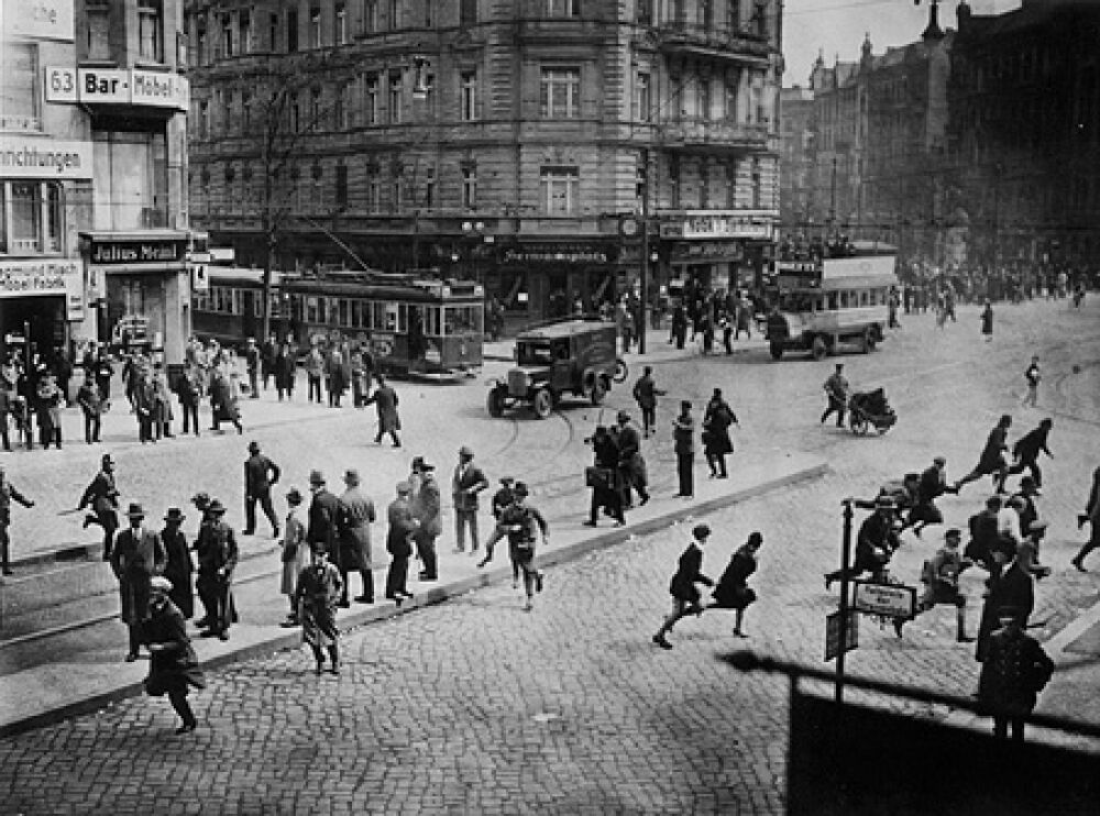 Foto von den Unruhen am 1. Mai 1929 in Berlin-Neukölln