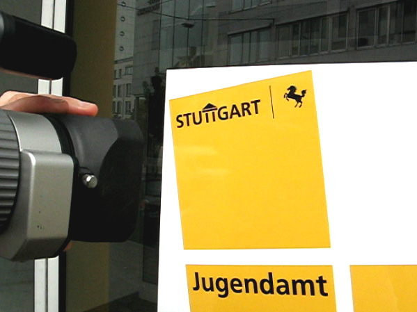 Foto des Eingangs vom heutigen Jugendamt Stuttgart