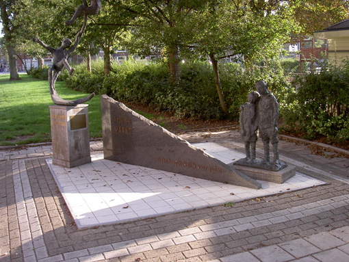 Foto des Kindermonuments in Amsterdam