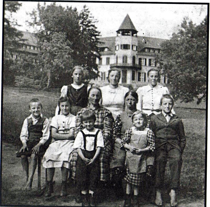 Foto von einem Teil von Andrejs Familie, um 1942