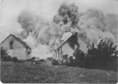 Foto von brennenden Häusern