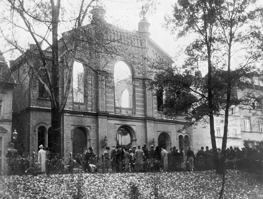 Ausgebrannte Synagoge in Erfurt, 1938