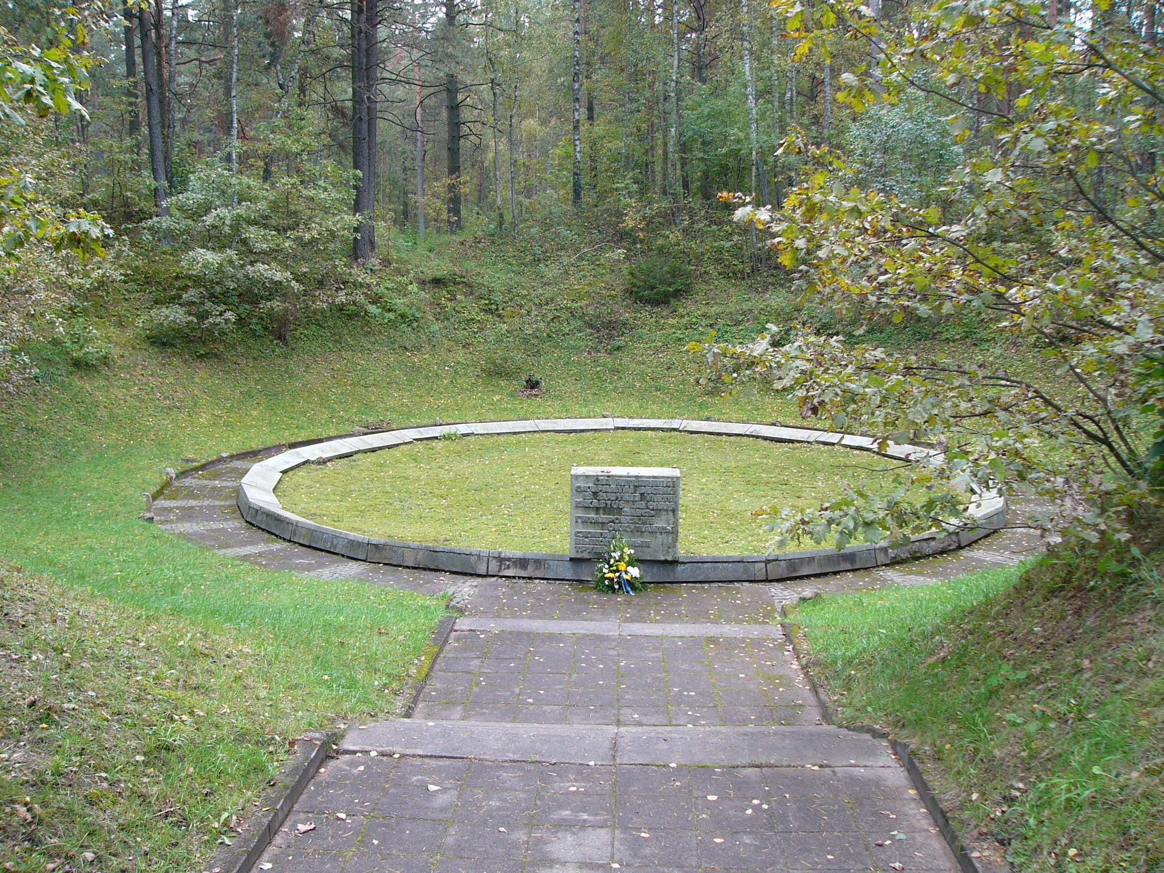 Foto der Gedenkstätte Ponary Foto der Gedenkstätte Ponary