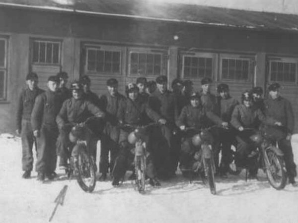 Foto von Fritz und anderen Jungen im Wehrertüchtigungslager