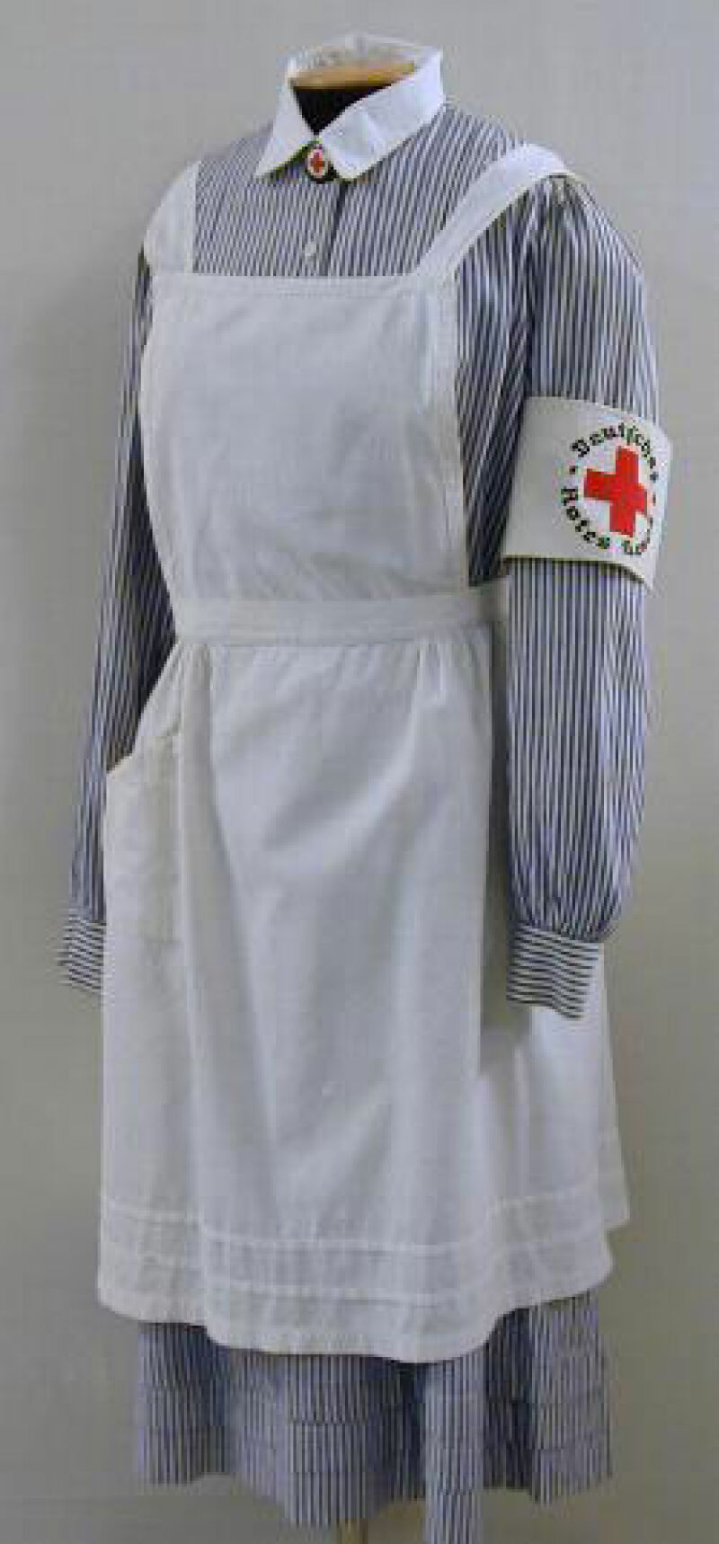 Bild einer Schwesternuniform vom Roten Kreuz