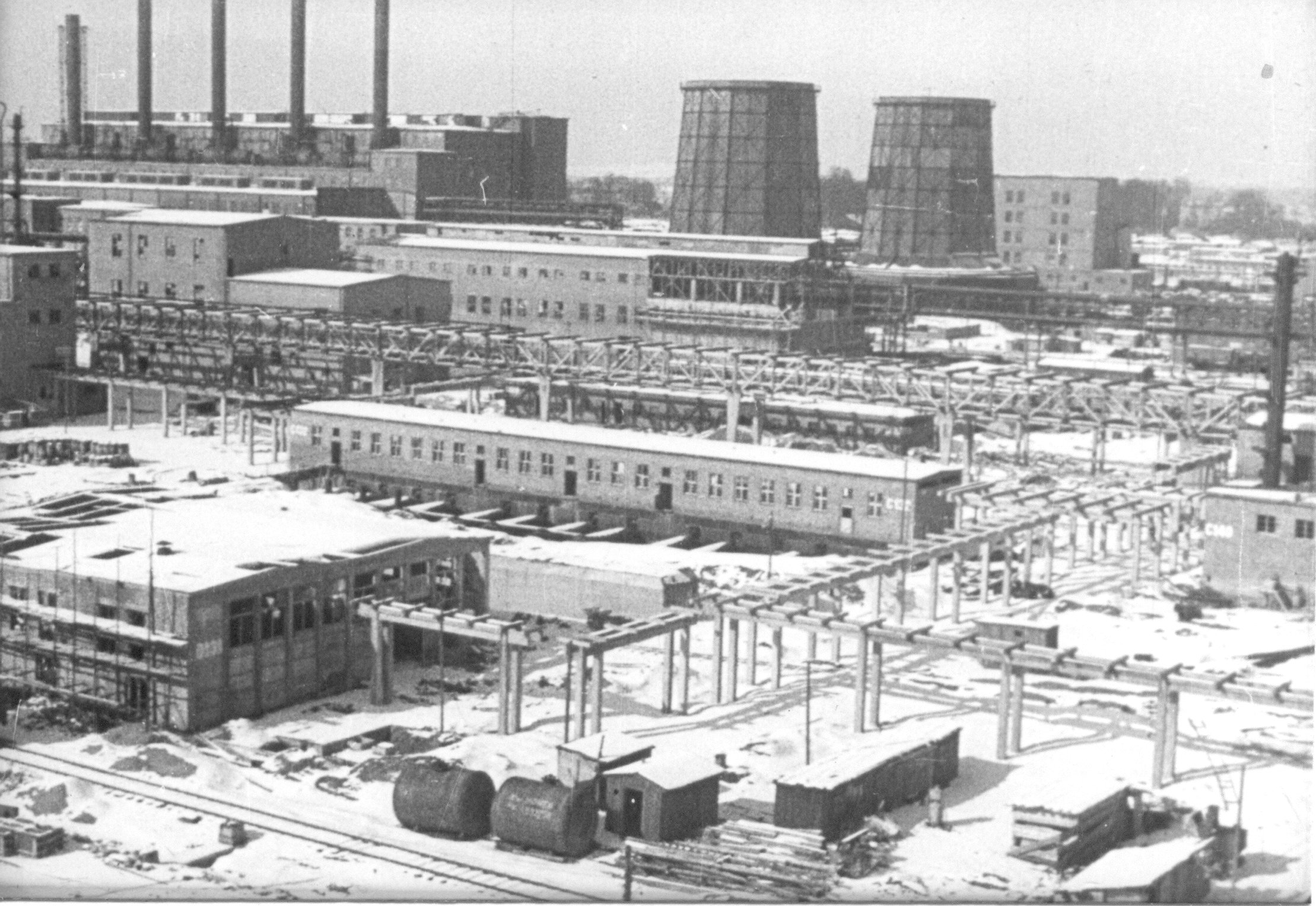 Auschwitz-Monowitz Auschwitz-Monowitz