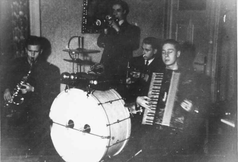 Hans Peter mit seiner Band, 1940